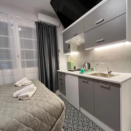 Medusa Suite By Zeussuites Афины Экстерьер фото